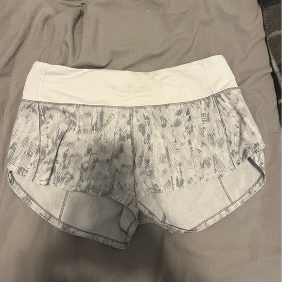 Lululemon Speed Up Shorts - Picture 2 of 3
